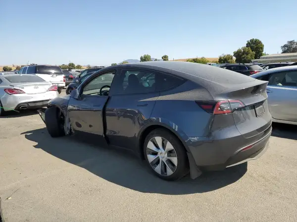 7SAYGDEE7PF632857 2023 TESLA MODEL Y - Image 2