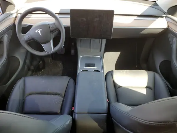 7SAYGDEE7PF632857 2023 TESLA MODEL Y - Image 8