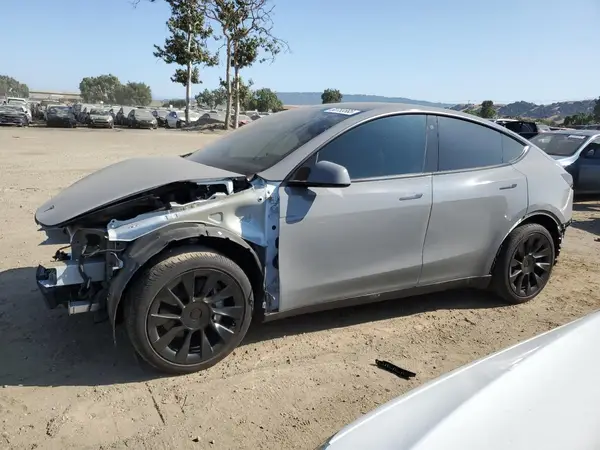 7SAYGDEE7PF646113 2023 TESLA MODEL Y - Image 1