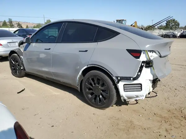 7SAYGDEE7PF646113 2023 TESLA MODEL Y - Image 2