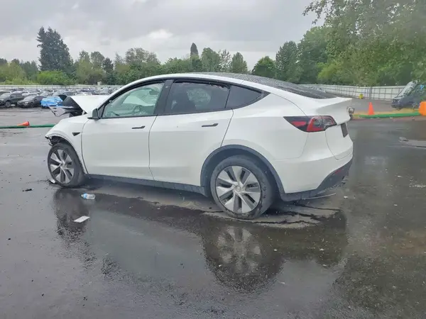 7SAYGDEE7PF660304 2023 TESLA MODEL Y - Image 2