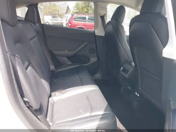 7SAYGDEE7PF661324 2023 TESLA MODEL Y - Image 8