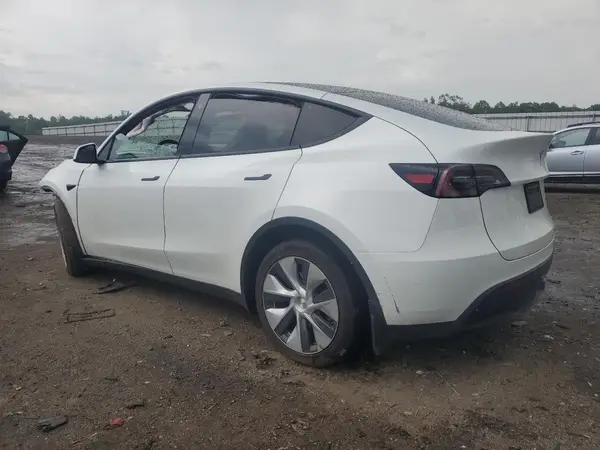 7SAYGDEE7PF661825 2023 TESLA MODEL Y - Image 2