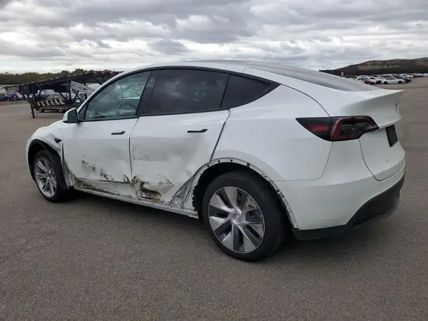 7SAYGDEE7PF666443 2023 TESLA MODEL Y - Image 2
