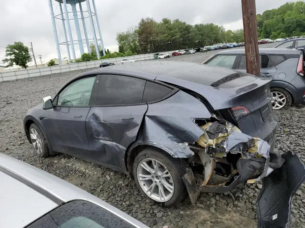 7SAYGDEE7PF667947 2023 TESLA MODEL Y - Image 2