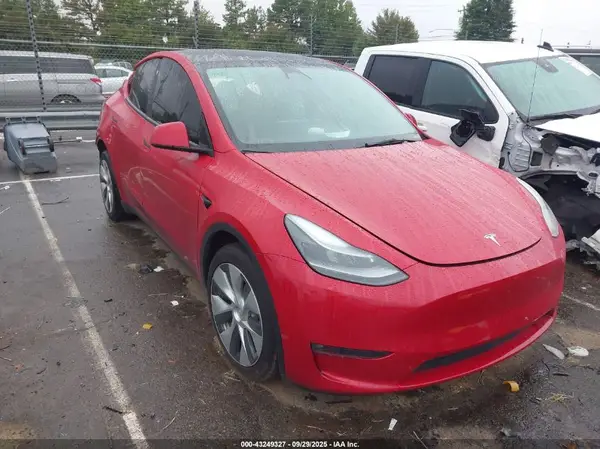 7SAYGDEE7PF684568 2023 TESLA MODEL Y - Image 1