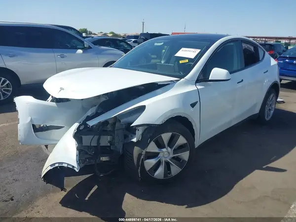 7SAYGDEE7PF687843 2023 TESLA MODEL Y - Image 2