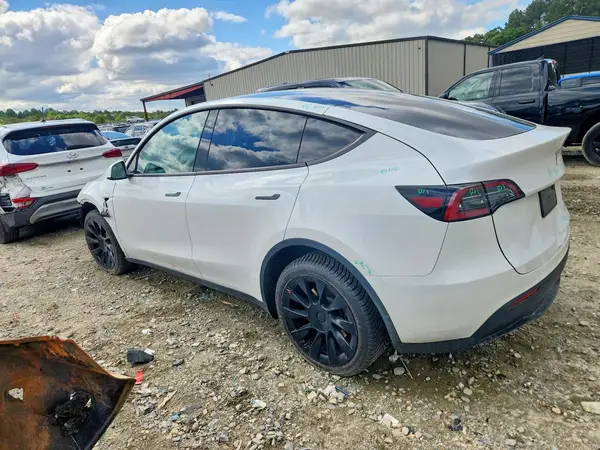 7SAYGDEE7PF691827 2023 TESLA MODEL Y - Image 2