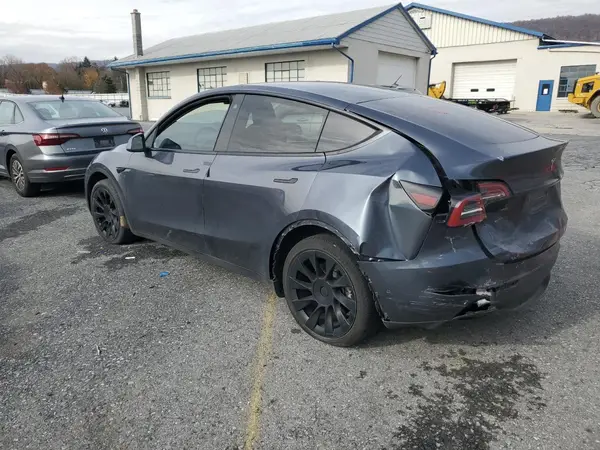7SAYGDEE7PF694131 2023 TESLA MODEL Y - Image 2