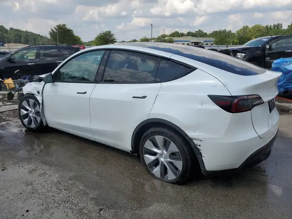 7SAYGDEE7PF694677 2023 TESLA MODEL Y - Image 2