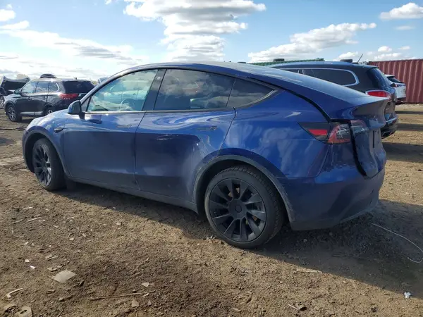 7SAYGDEE7PF696588 2023 TESLA MODEL Y - Image 2