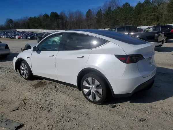 7SAYGDEE7PF700414 2023 TESLA MODEL Y - Image 2