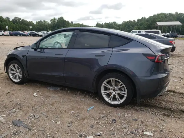 7SAYGDEE7PF700526 2023 TESLA MODEL Y - Image 2