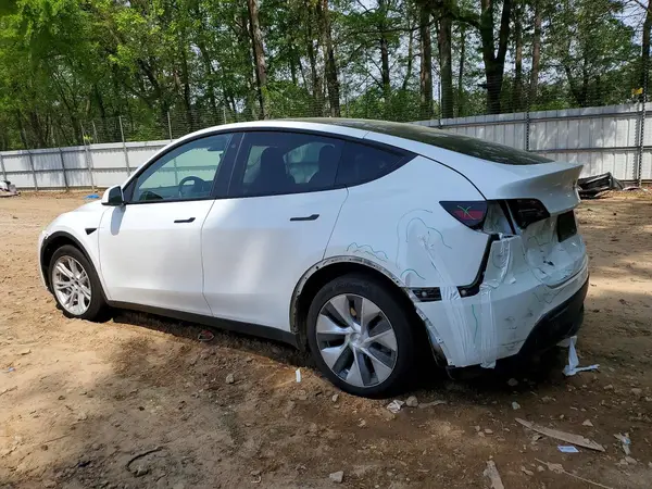 7SAYGDEE7PF701305 2023 TESLA MODEL Y - Image 2