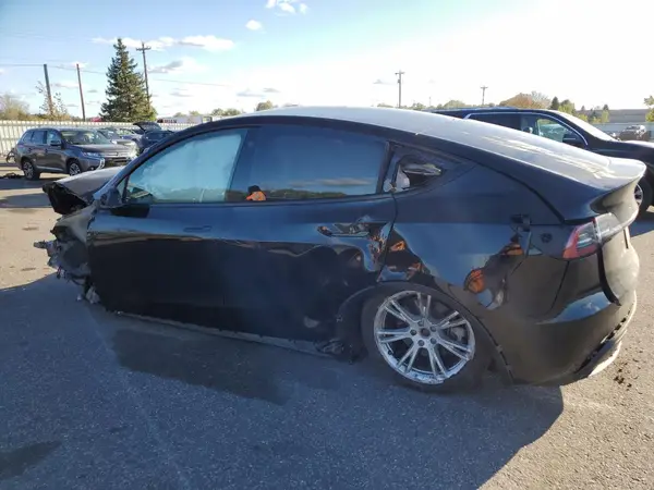 7SAYGDEE7PF710506 2023 TESLA MODEL Y - Image 2