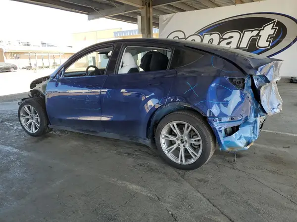 7SAYGDEE7PF713115 2023 TESLA MODEL Y - Image 2