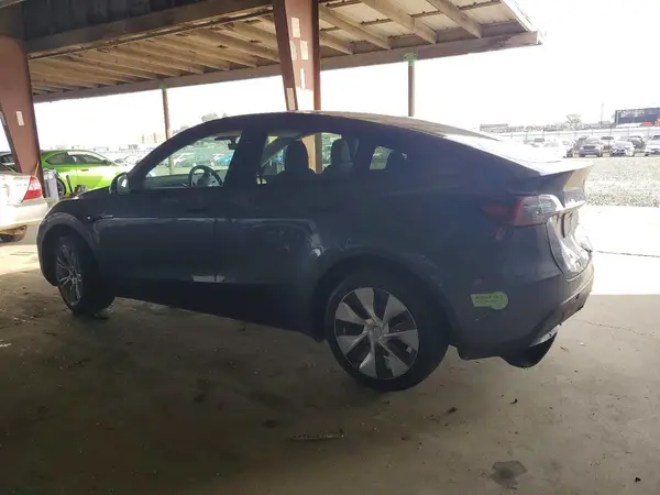 7SAYGDEE7PF748544 2023 TESLA MODEL Y - Image 2