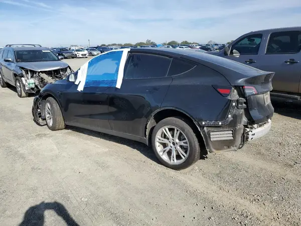 7SAYGDEE7PF748608 2023 TESLA MODEL Y - Image 2