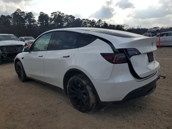7SAYGDEE7PF750410 2023 TESLA MODEL Y - Image 2