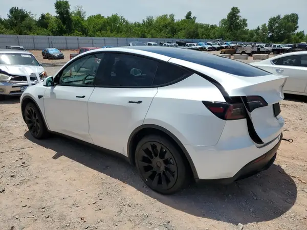 7SAYGDEE7PF754246 2023 TESLA MODEL Y - Image 2