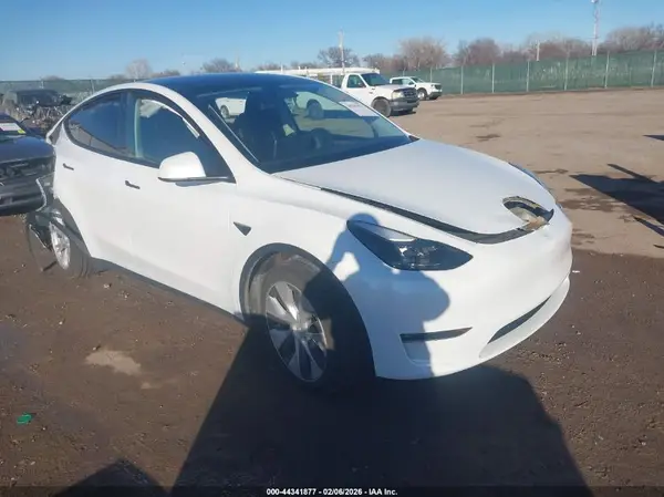 7SAYGDEE7PF763237 2023 TESLA MODEL Y - Image 1