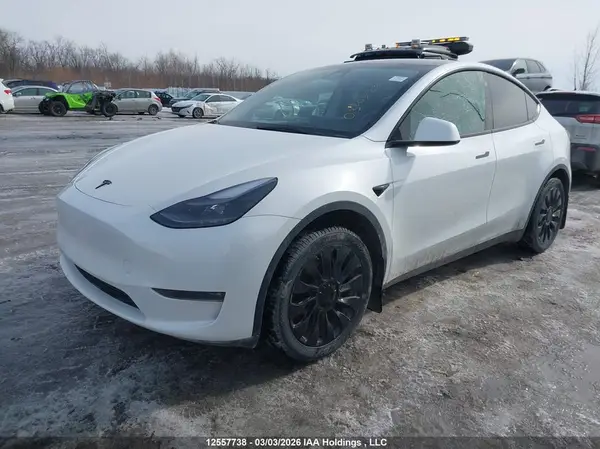 7SAYGDEE7PF771760 2023 TESLA MODEL Y - Image 2