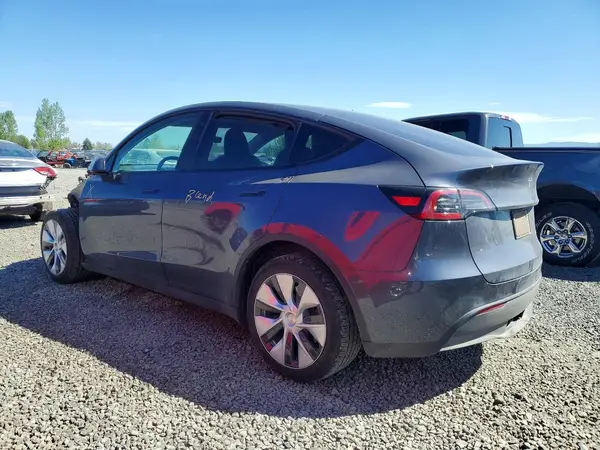 7SAYGDEE7PF789353 2023 TESLA MODEL Y - Image 2