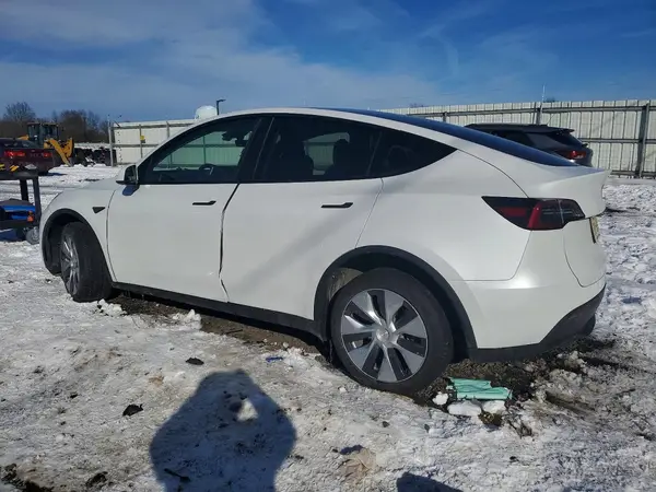 7SAYGDEE7PF791930 2023 TESLA MODEL Y - Image 2