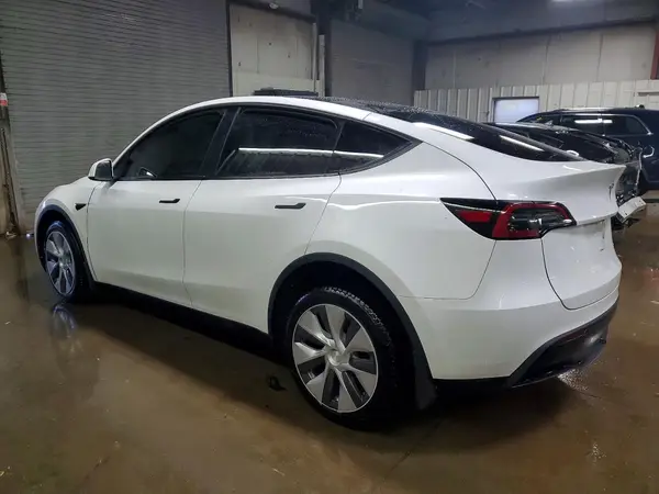 7SAYGDEE7PF803039 2023 TESLA MODEL Y - Image 2