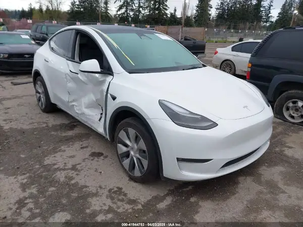 7SAYGDEE7PF805518 2023 TESLA MODEL Y - Image 1