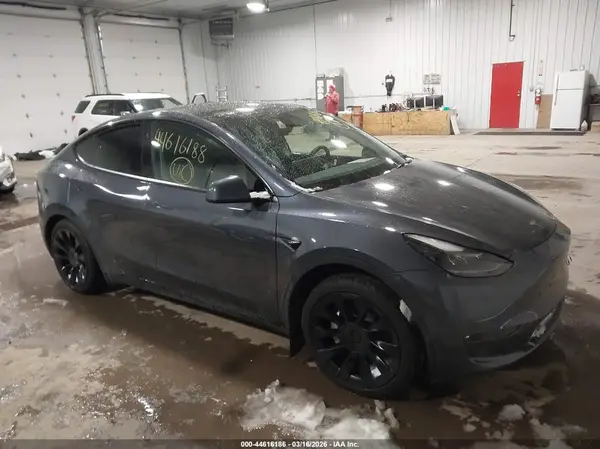 7SAYGDEE7PF805860 2023 TESLA MODEL Y - Image 1