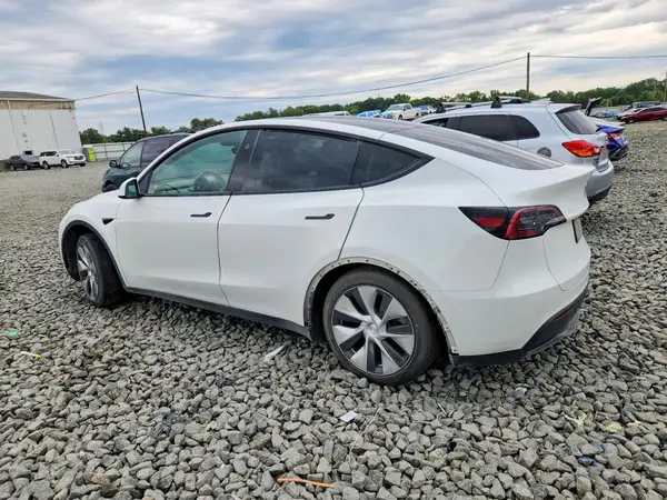 7SAYGDEE7PF807835 2023 TESLA MODEL Y - Image 2