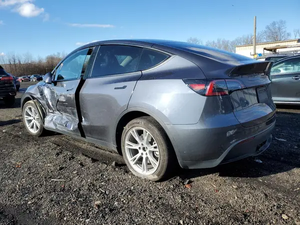 7SAYGDEE7PF809181 2023 TESLA MODEL Y - Image 2