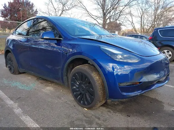 7SAYGDEE7PF814879 2023 TESLA MODEL Y - Image 1
