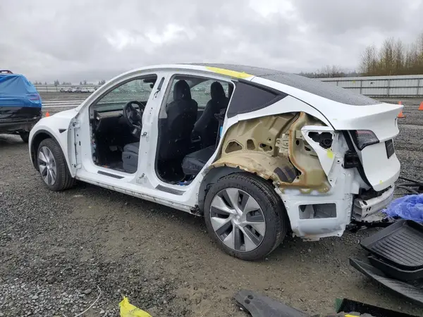 7SAYGDEE7PF815465 2023 TESLA MODEL Y - Image 2