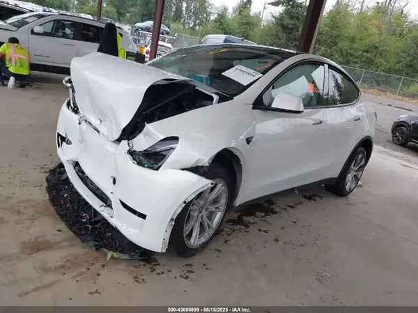 7SAYGDEE7PF824604 2023 TESLA MODEL Y - Image 2