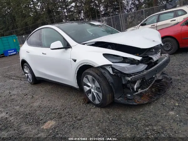 7SAYGDEE7PF825106 2023 TESLA MODEL Y - Image 1