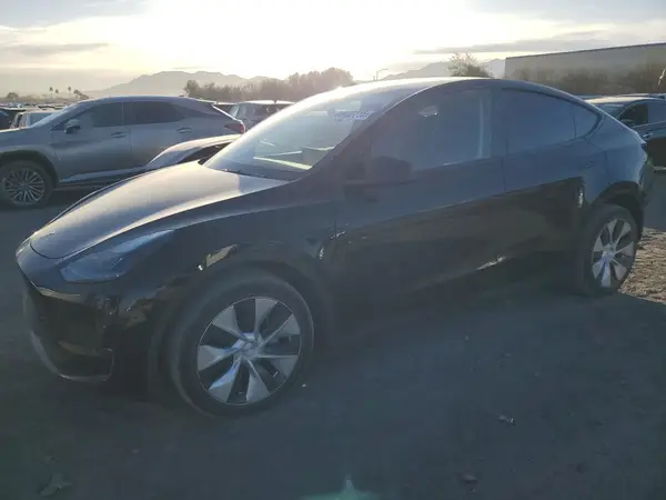 7SAYGDEE7PF835022 2023 TESLA MODEL Y - Image 1