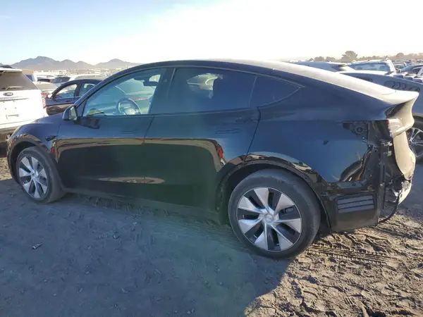 7SAYGDEE7PF835022 2023 TESLA MODEL Y - Image 2