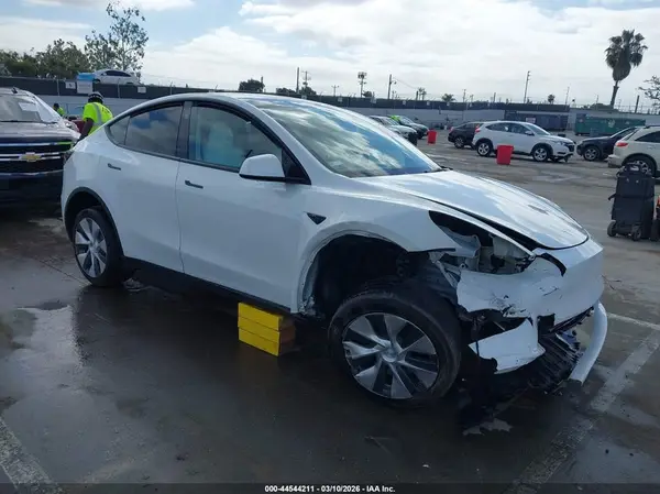 7SAYGDEE7PF836297 2023 TESLA MODEL Y - Image 1