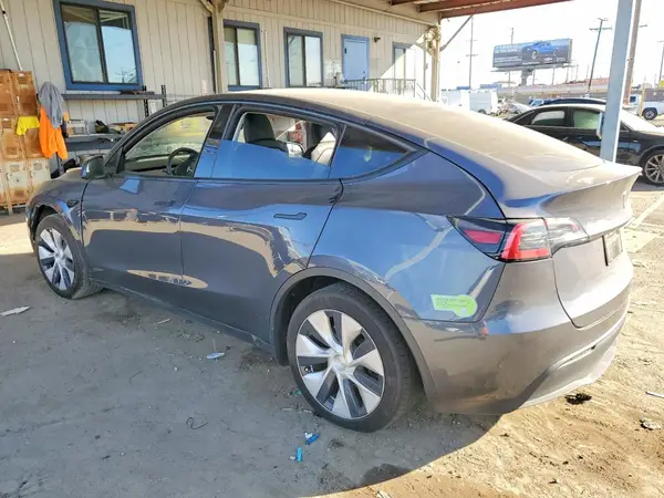 7SAYGDEE7PF837496 2023 TESLA MODEL Y - Image 2