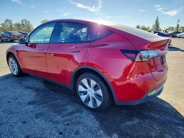 7SAYGDEE7PF844626 2023 TESLA MODEL Y - Image 2