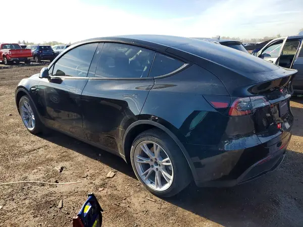 7SAYGDEE7PF851088 2023 TESLA MODEL Y - Image 2