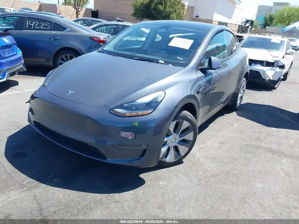7SAYGDEE7PF851849 2023 TESLA MODEL Y - Image 2