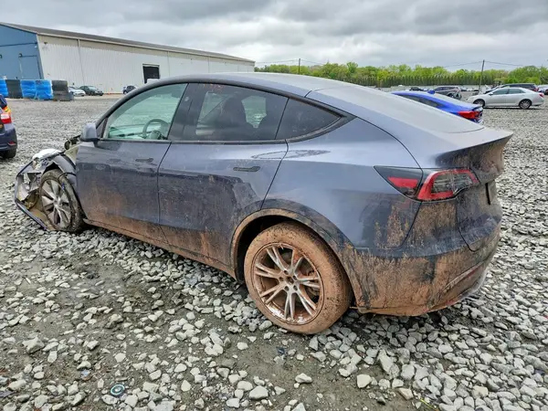 7SAYGDEE7PF854573 2023 TESLA MODEL Y - Image 2