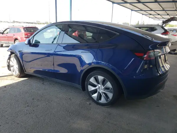 7SAYGDEE7PF858087 2023 TESLA MODEL Y - Image 2