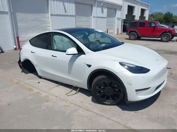 7SAYGDEE7PF865539 2023 TESLA MODEL Y - Image 1