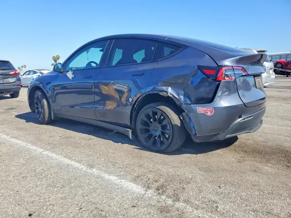 7SAYGDEE7PF867193 2023 TESLA MODEL Y - Image 2