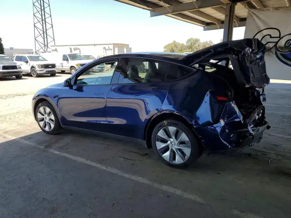 7SAYGDEE7PF872068 2023 TESLA MODEL Y - Image 2