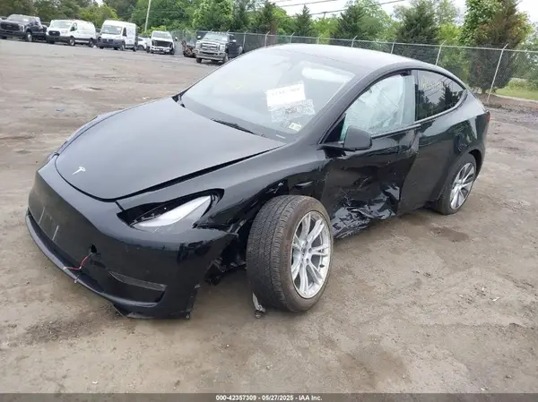 7SAYGDEE7PF874595 2023 TESLA MODEL Y - Image 2